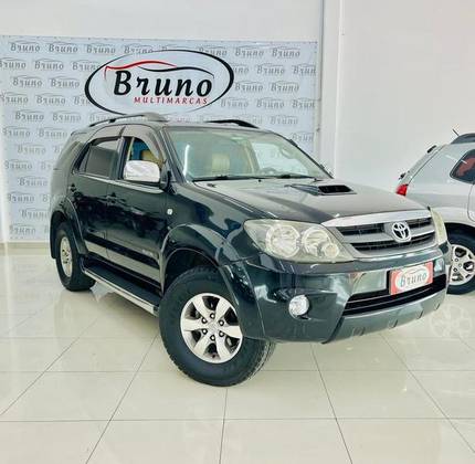 TOYOTA HILUX SW4 3.0 SRV 4X4 16V TURBO INTERCOOLER DIESEL 4P AUTOMÁTICO TOYOTA HILUX SW4 3.0 SRV 4X4 16V TURBO INTERCOOLER DIESEL 4P AUTOMÁTICO